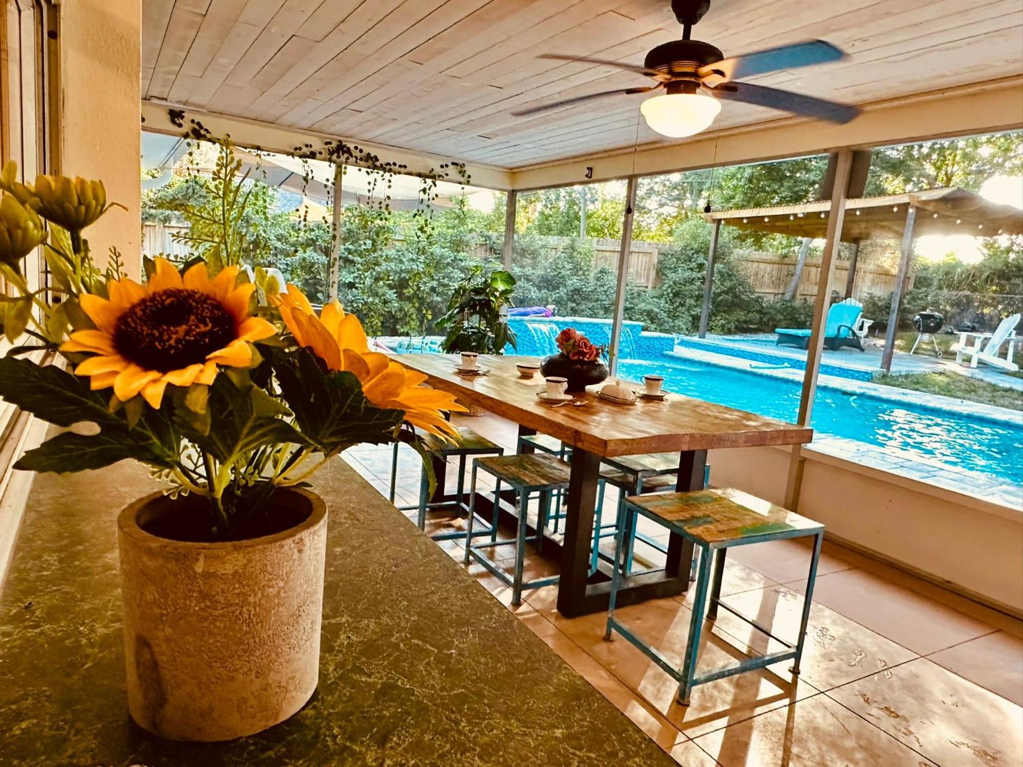 4 Bedroom Clearwater Vacation Home With Amazing Backyard Экстерьер фото